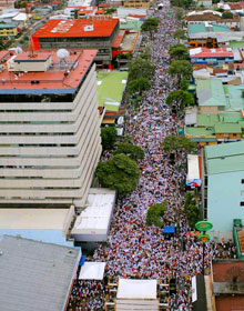 Sob suspeita de fraude, plebiscito aprova TLC na Costa Rica